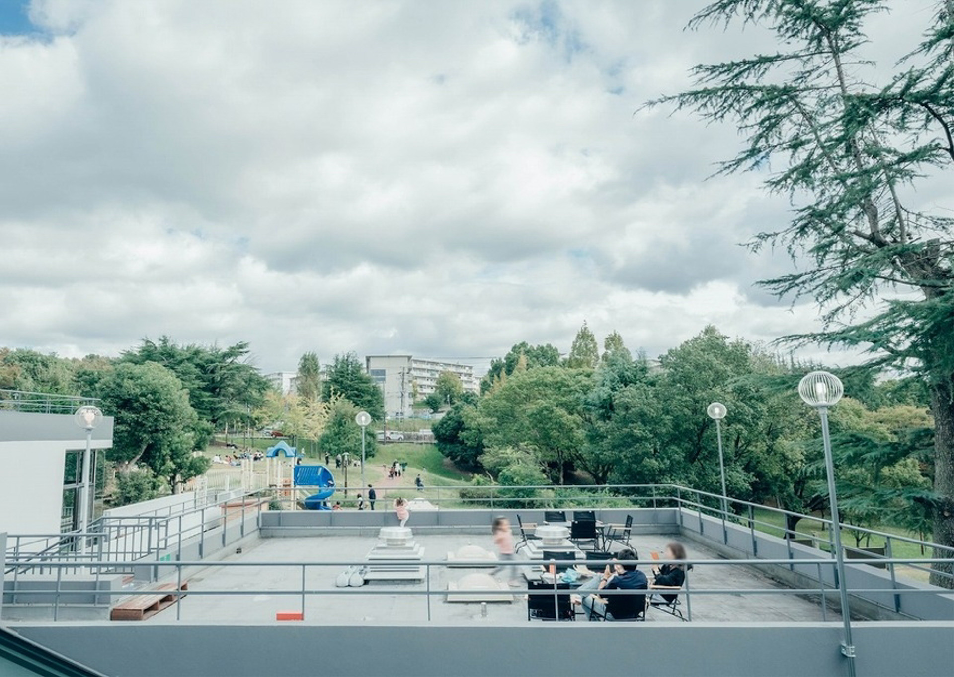 大蓮公園［市民と賑わいを広げる Park PFI 制度を活用した公園 【 大蓮公園 SUE プロジェクト 】 ］ ：南海不動産株式会社（大阪府）＋南海ビルサービス株式会社（大阪府） ）＋有限会社華 まる園（大阪府）