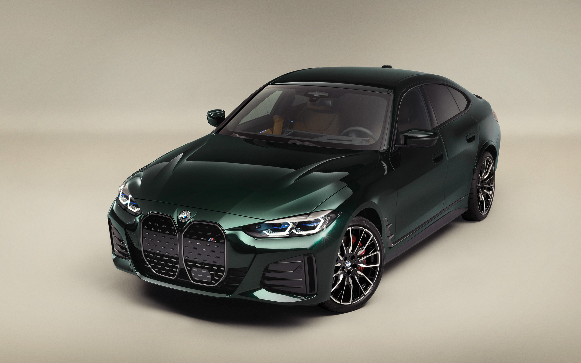 ブランド「Kith」とBMWのコラボレーションモデル「i4 M50 by Kith」