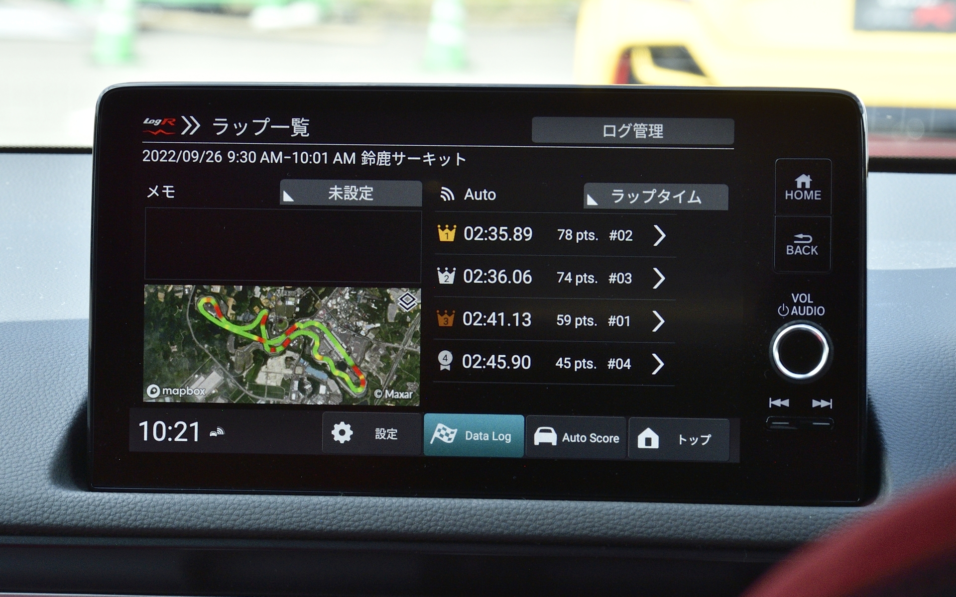 新たな機能となる専用データロガー「Honda LogR」を搭載。自分の走行データを記録できるうえに、その情報をTYPE Rユーザー同士でシェアすることも可能