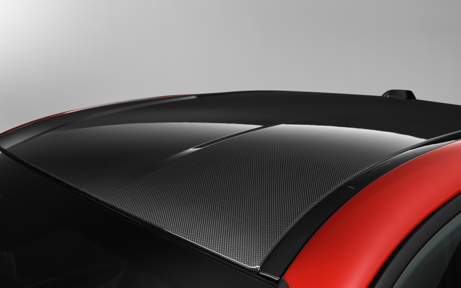 オプション設定のMカーボンルーフ