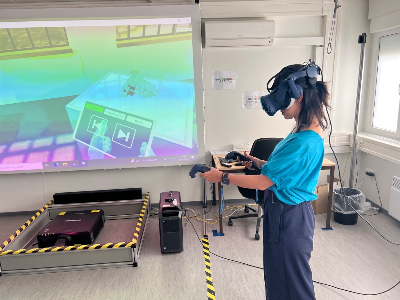 デジタル化を進めることもテーマの1つで、VRを活用するトレーニングルームも作られたという