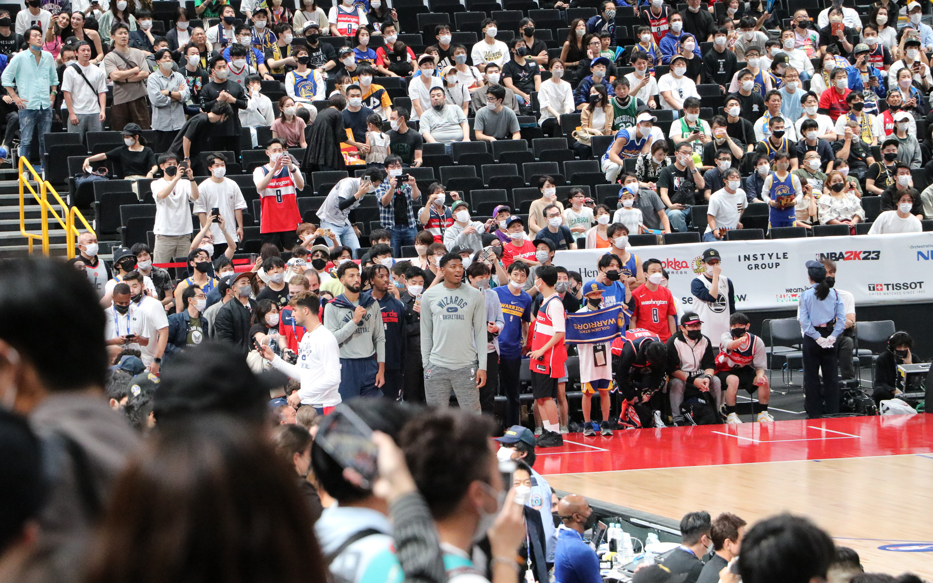 会場にいた八村塁選手もダンクパフォーマンスを見てこの表情