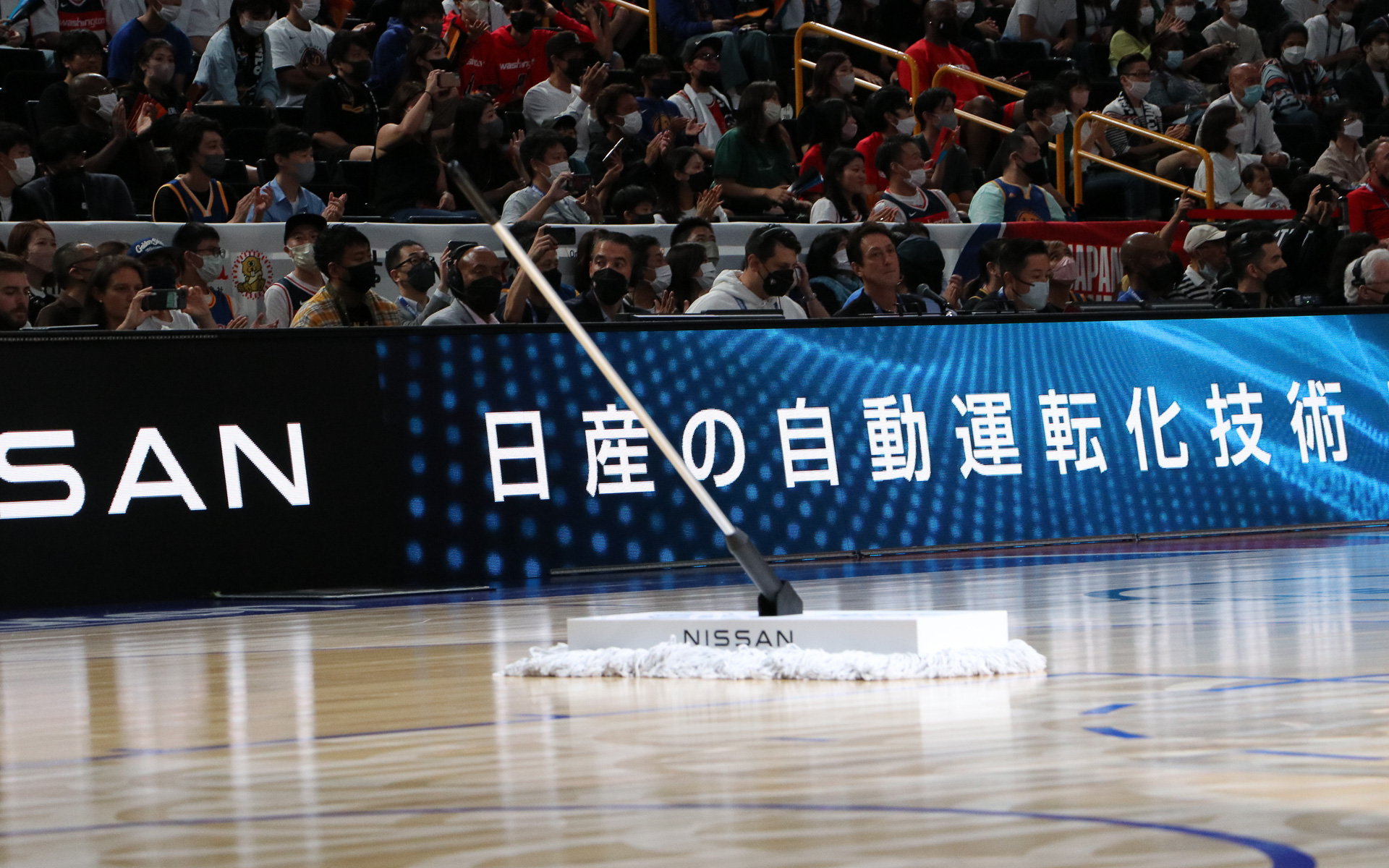 手放しで自律走行するプロパイロットモップ