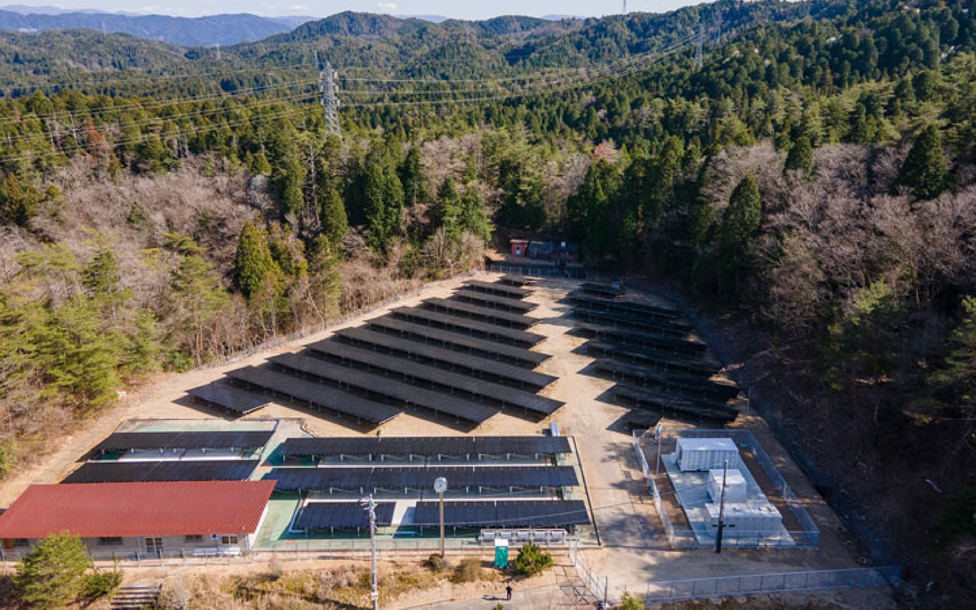 恵那電力の太陽光発電設備の1つ