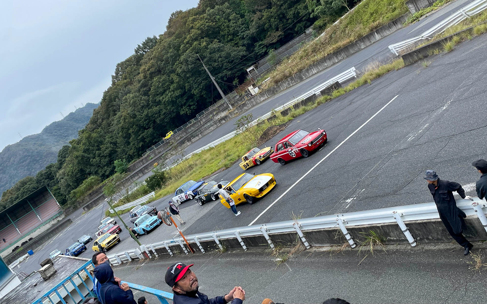 F1日本GPの日にささやかに開催されていた、われらの大いなる岡山GP！　その日の中山サーキットでのスプリントレース。240ZにH510、ホンダS800、ロータスエラン、SR311、510クーペ、KB110、いろいろです