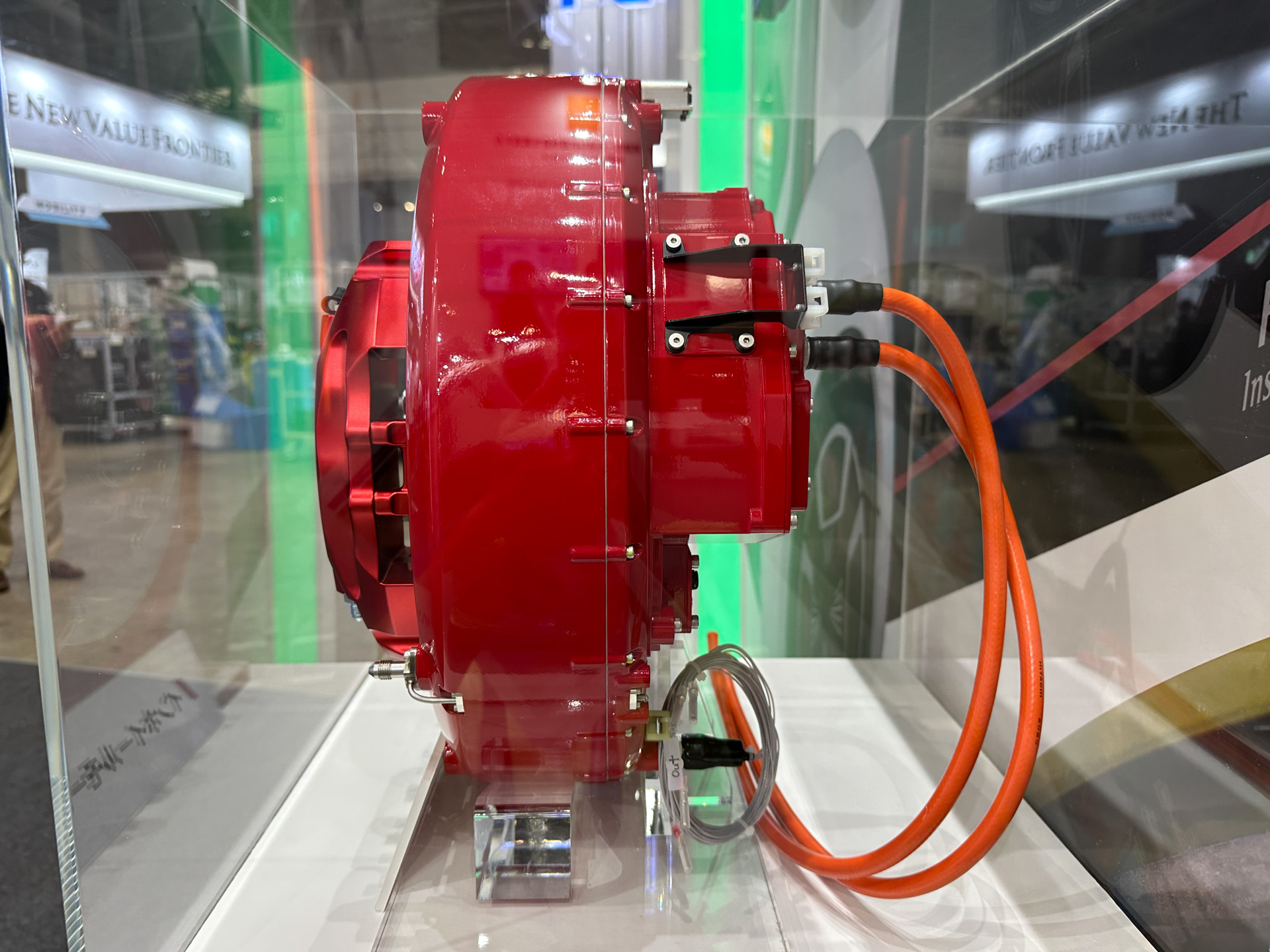 日立ブースに展示されたインホイールモーター