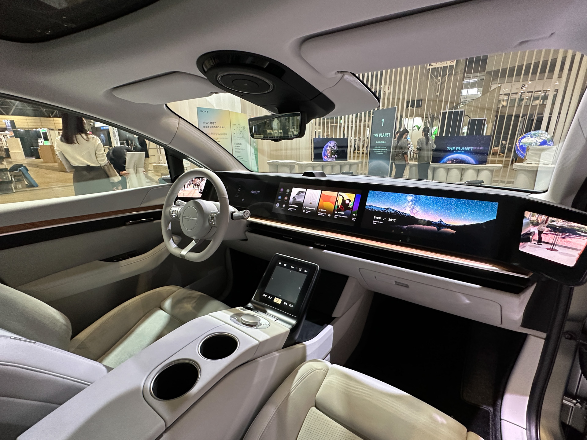 試作EV「VISION-S 02」