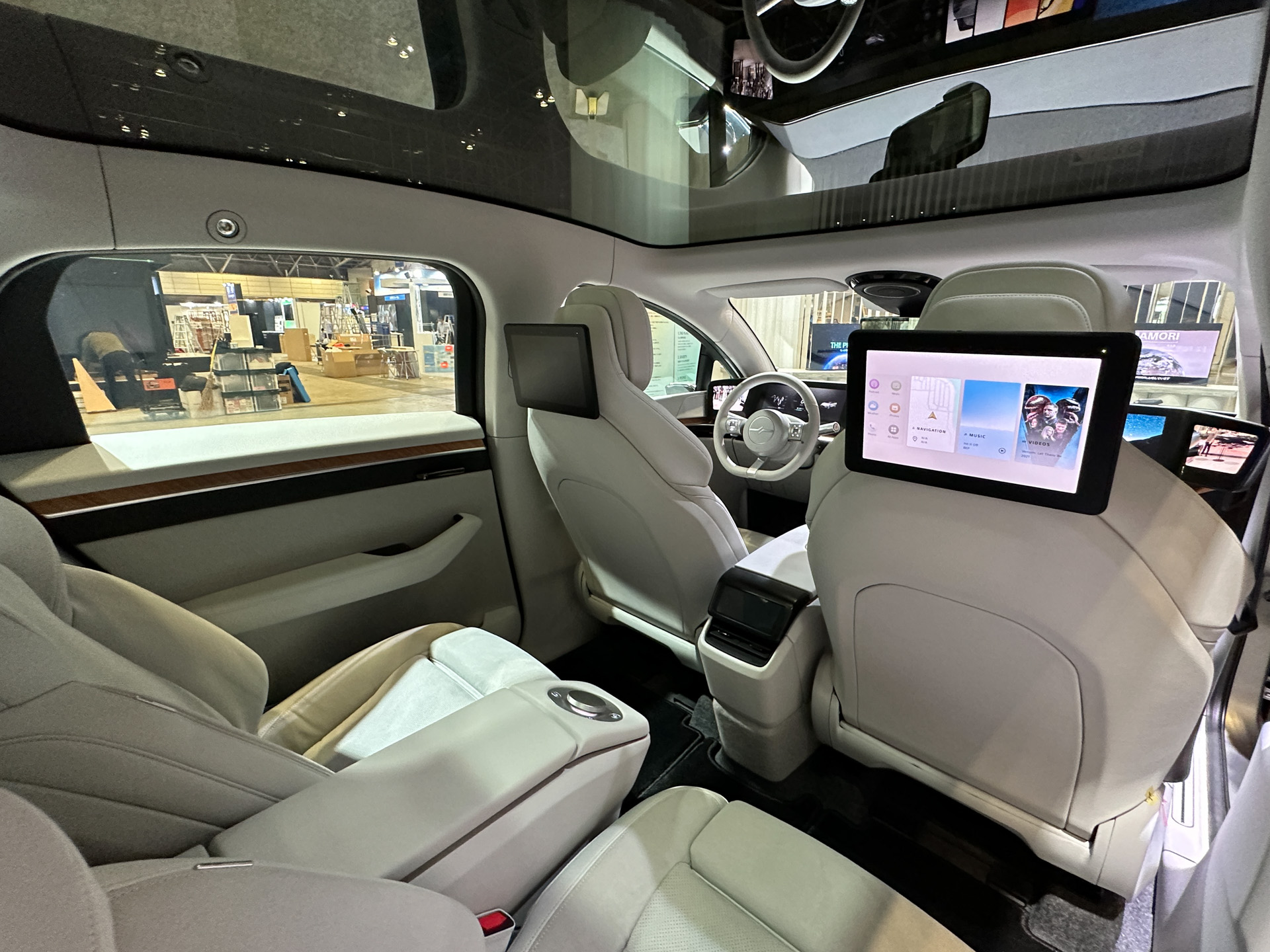 試作EV「VISION-S 02」