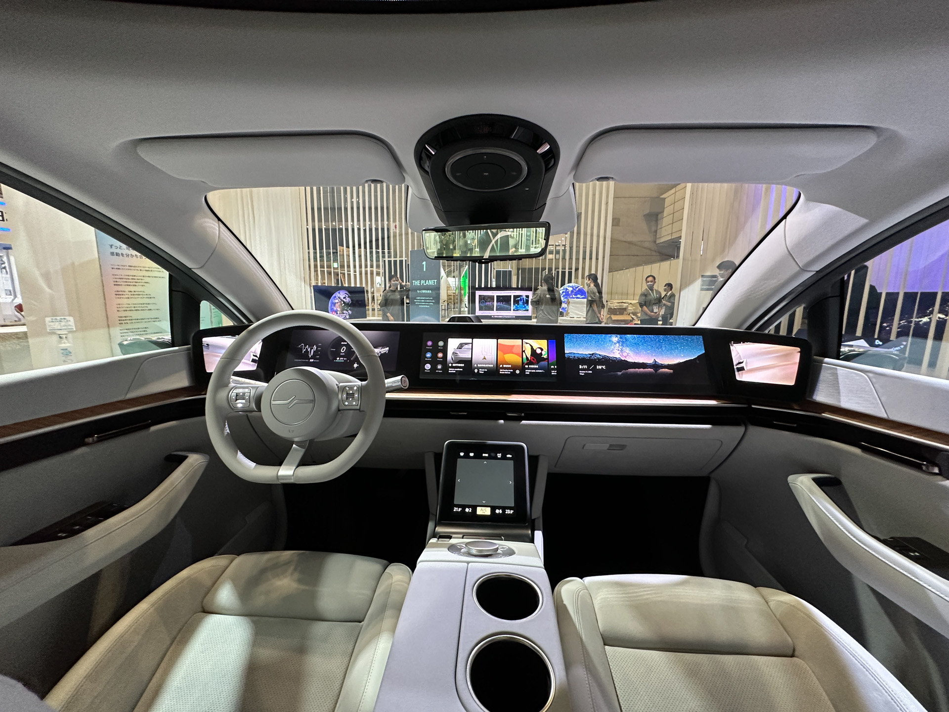 試作EV「VISION-S 02」