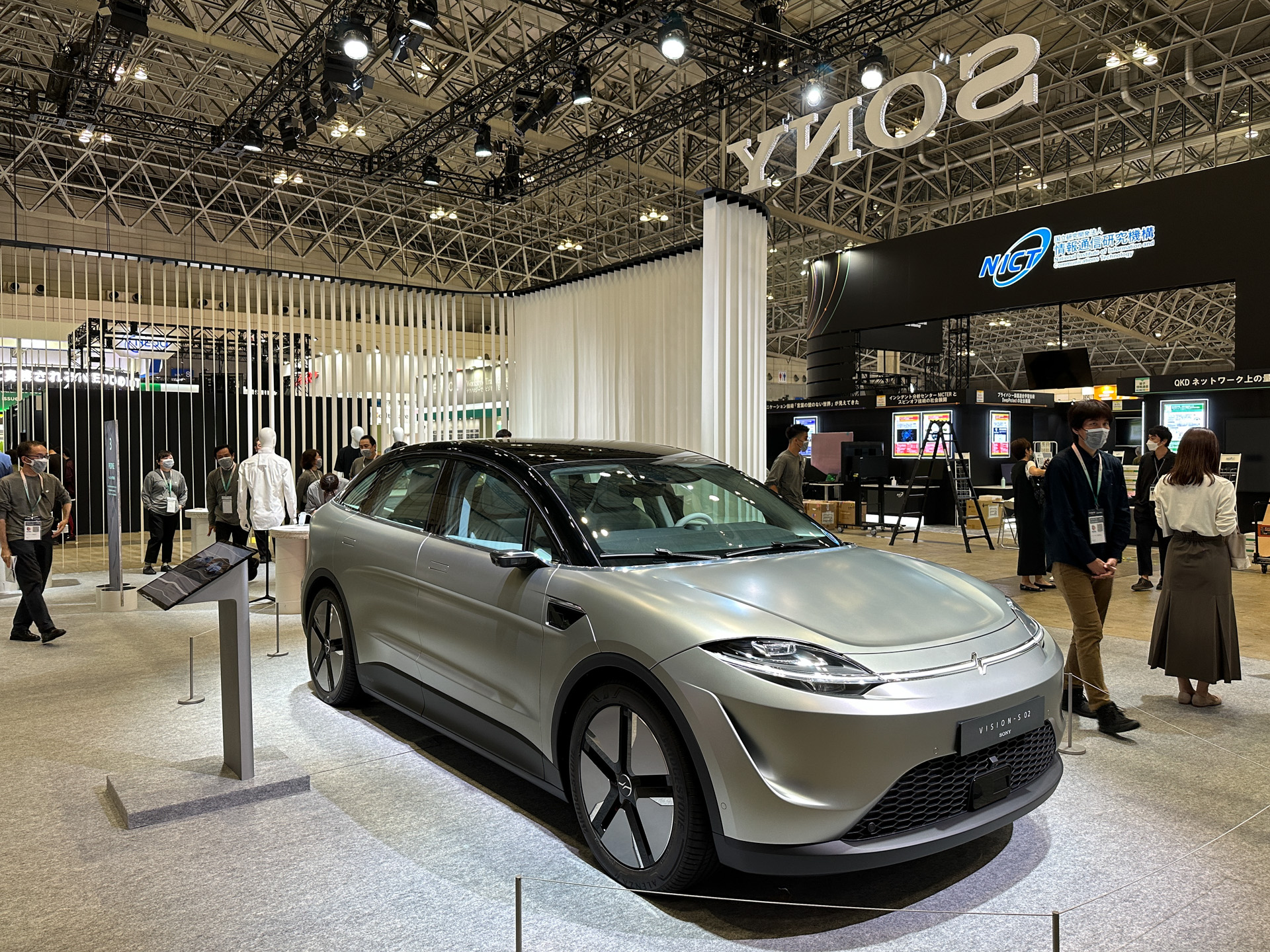 試作EV「VISION-S 02」