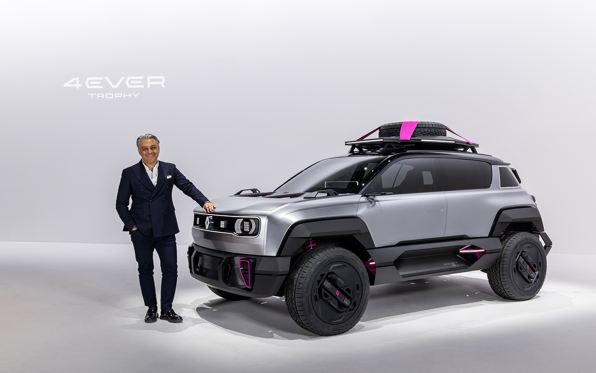 4EVER トロフィー