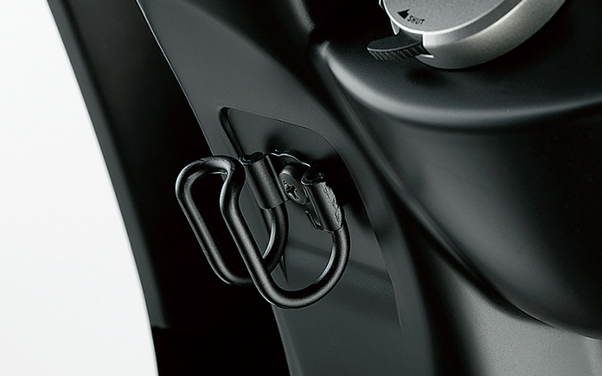 カバンなどを掛けられるコンビニフックを標準装備