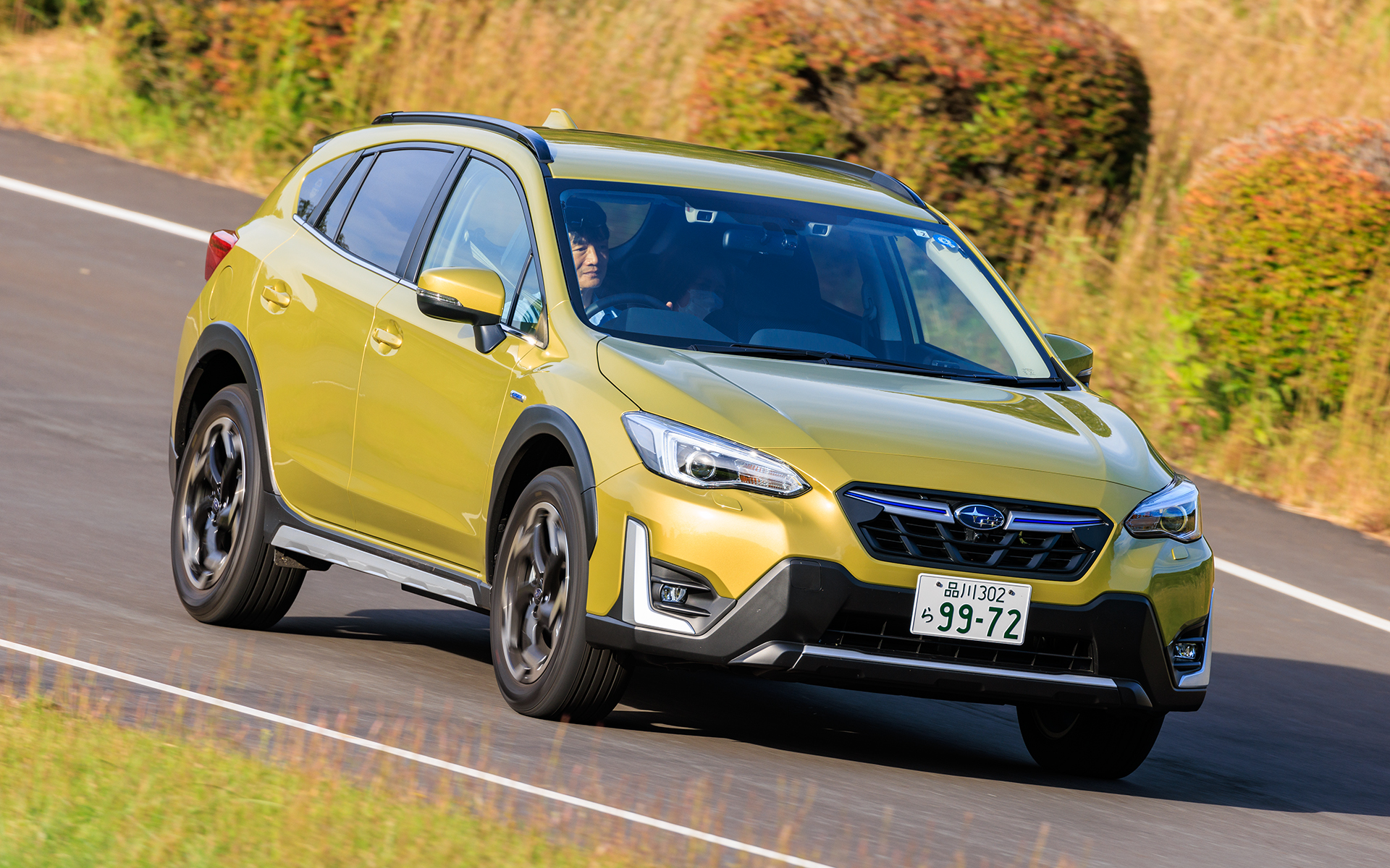 比較試乗した先代の「XV」（プラズマイエロー・パール）