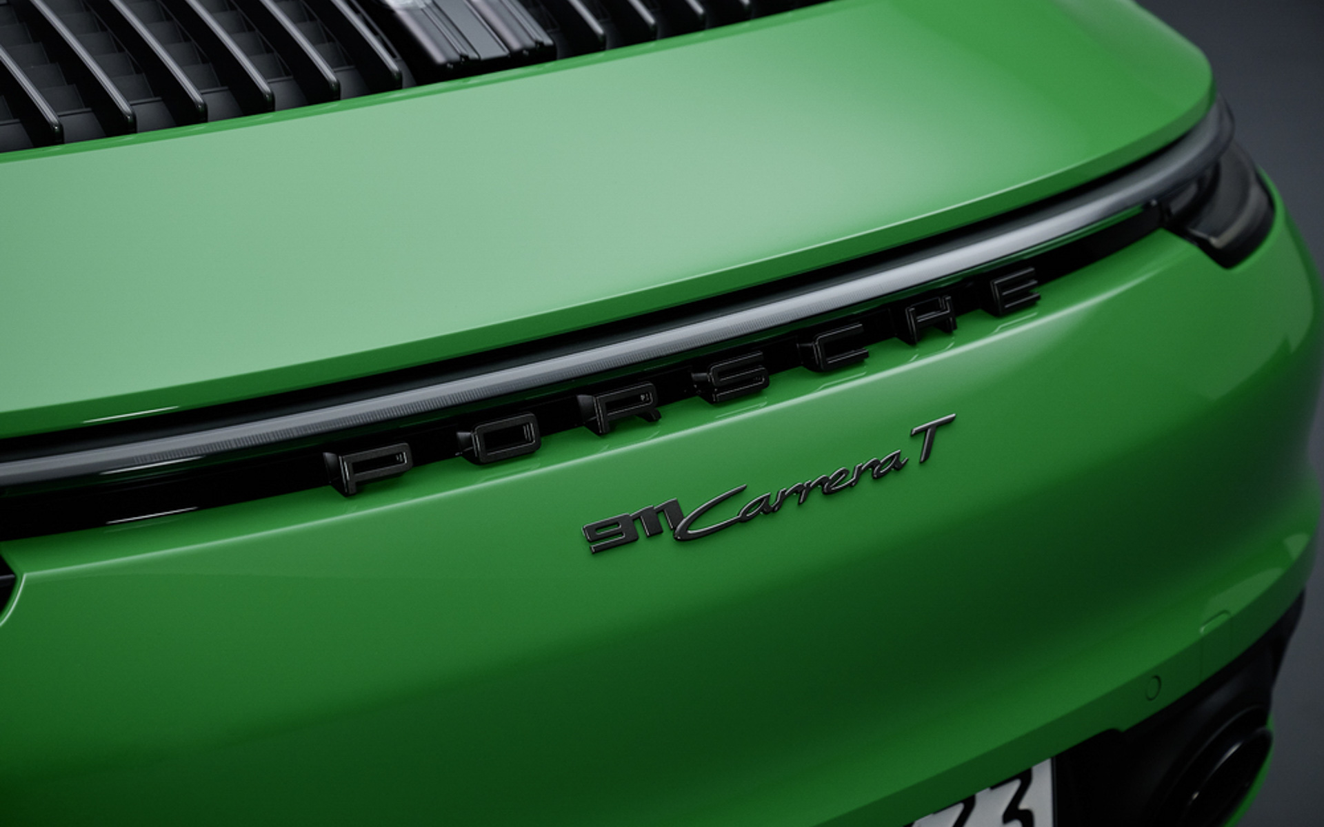 アクセントとしてダークグレーを各所に採用している