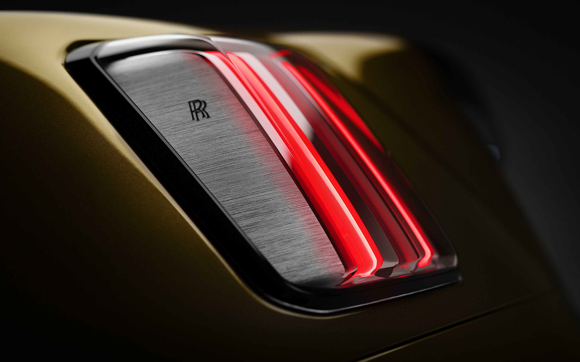 ブレーキ作動時は赤く光るが、通常はクリアとなる