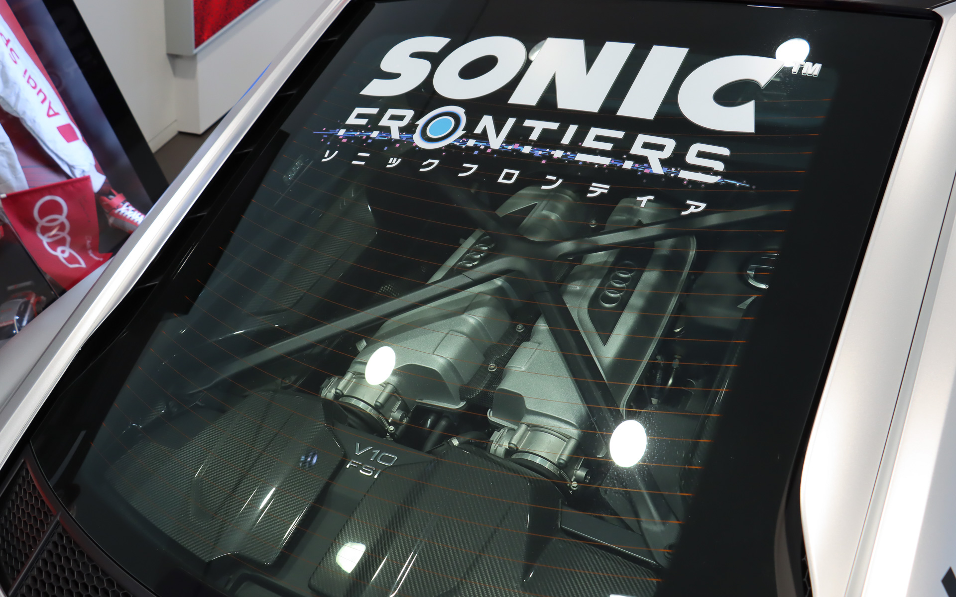 リアハッチにもソニックフロンティアのタイトルロゴを設定