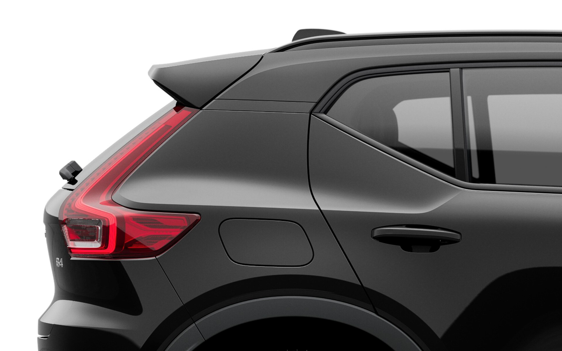 ダークエディションの外観ではグロッシーブラック・フロントグリル、グロッシーブラック・サイドウィンドウ・トリム、グロッシーブラック・ドアミラーカバー（オニキスブラックメタリック選択時はボディカラーと同色）、リア・グロッシーブラック・スキッドプレート、インテグレーテッド・ルーフレール（グロッシーブラック色）などを採用。足下は19インチの5Yスポークアルミホイール（ダイヤモンドカット/マットグラファイト）