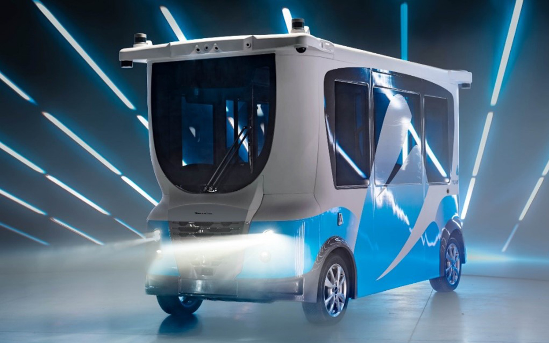 自動運転レベル4対応の新型自動運転車両「MiCa（ミカ）」