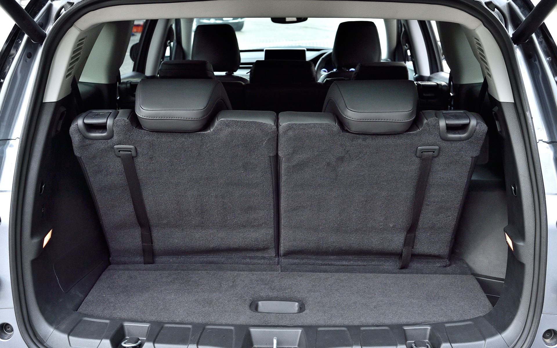 ラゲッジスペースのレイアウト例