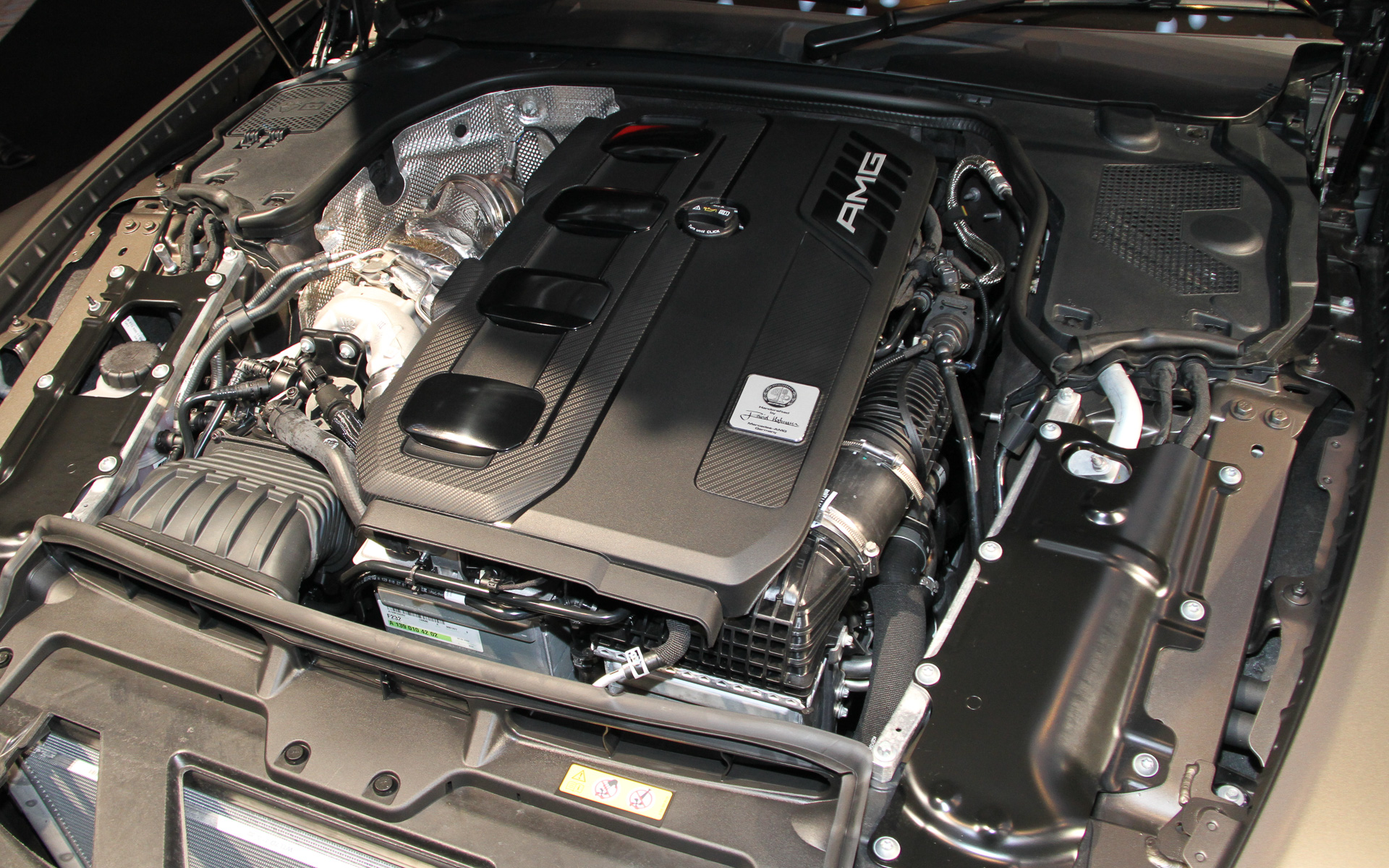 直列4気筒2.0リッターターボ「M139」型エンジンは最高出力280kW（381PS）/6750rpm、最大トルク480Nm（48.9kgfm）/3250-5000rpmを発生