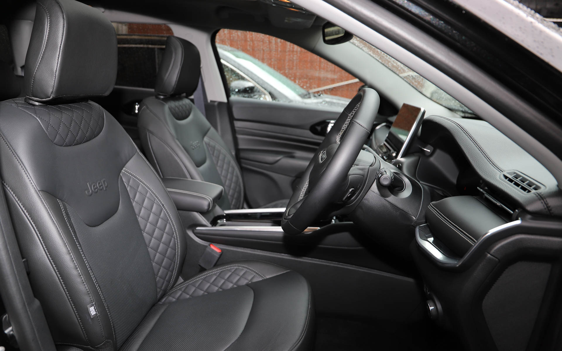 7人乗り3列シート仕様のみをラインアップ