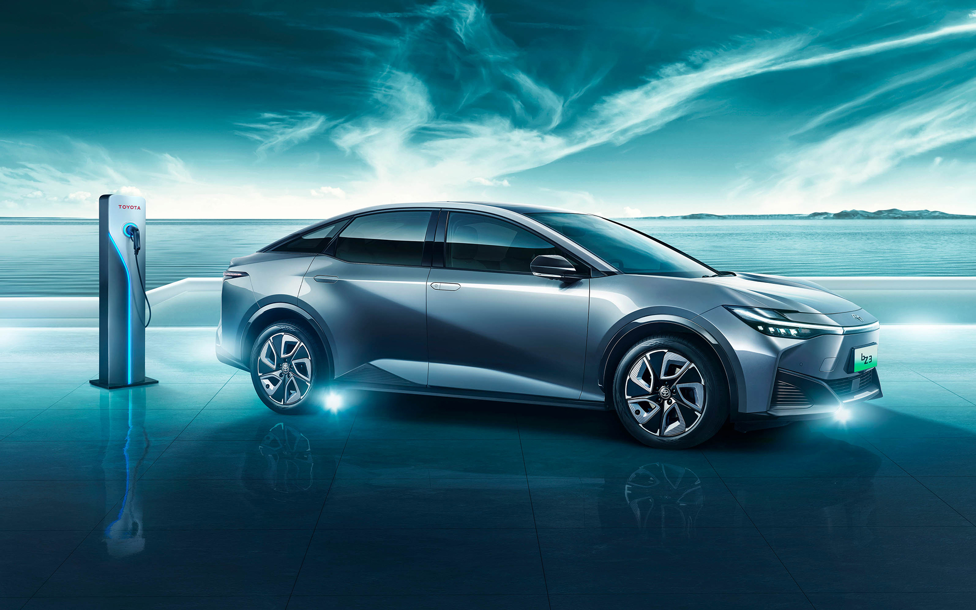 TOYOTA bZ3のボディサイズは4725×1835×1475mm（全長×全幅×全高）、ホイールベースは2880mm