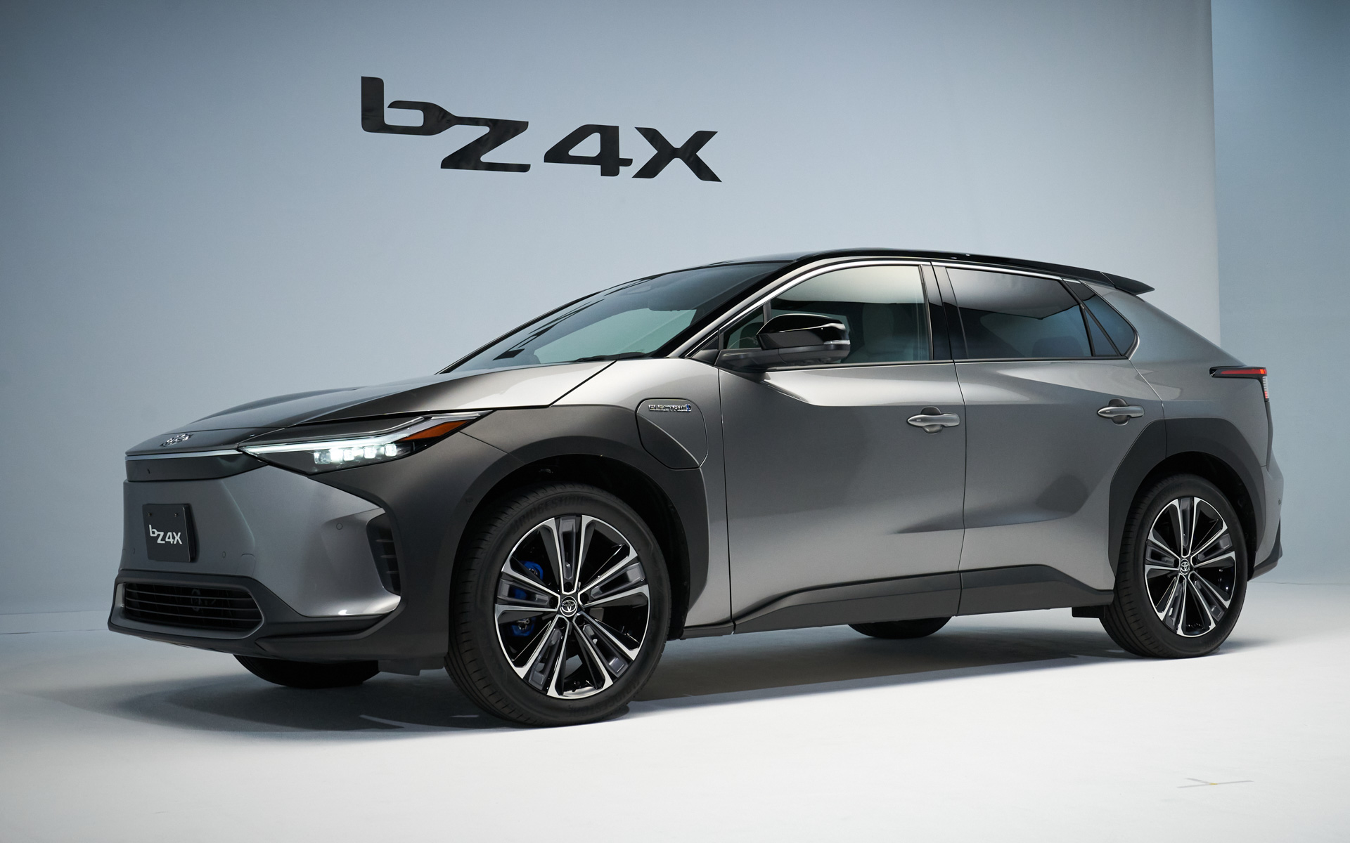 トヨタ自動車の新型バッテリEV（電気自動車）「bZ4X」