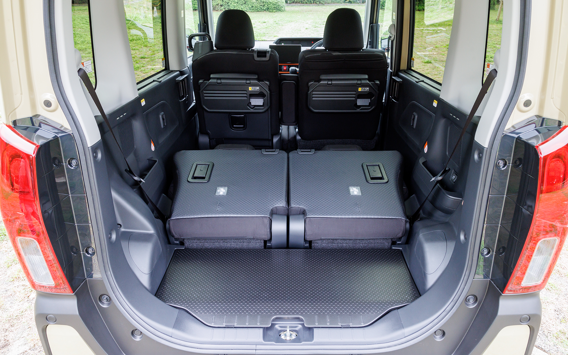 上下2段調節式デッキボードにより多彩なアレンジが可能になった