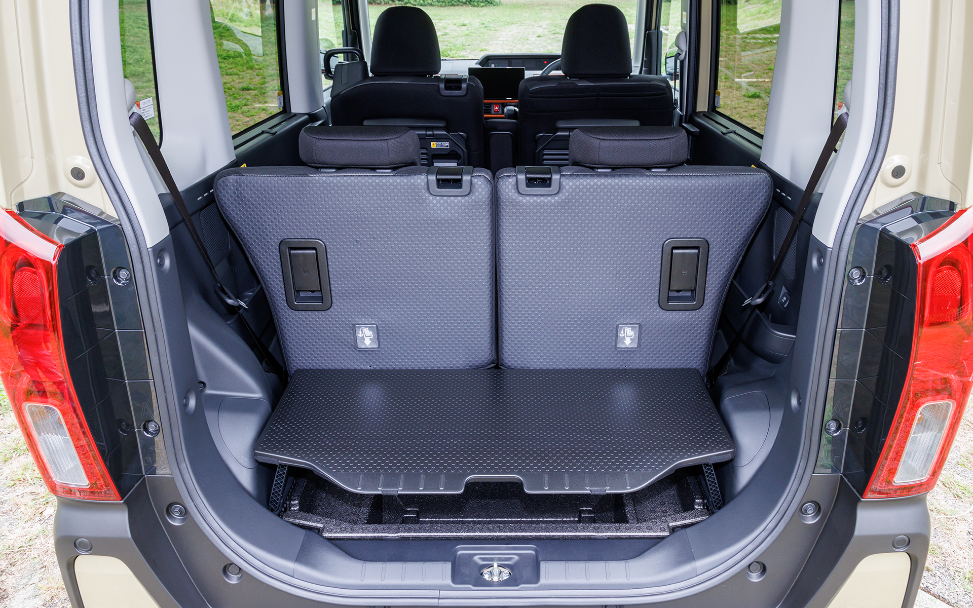 上下2段調節式デッキボードにより多彩なアレンジが可能になった