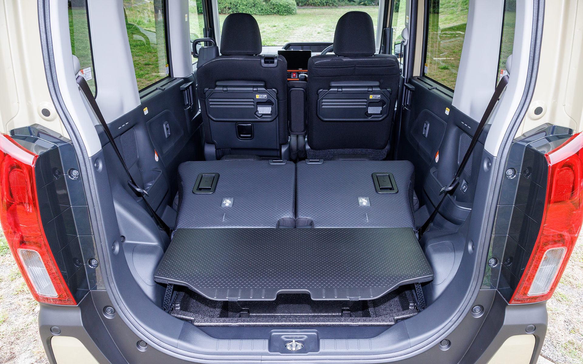 上下2段調節式デッキボードにより多彩なアレンジが可能になった