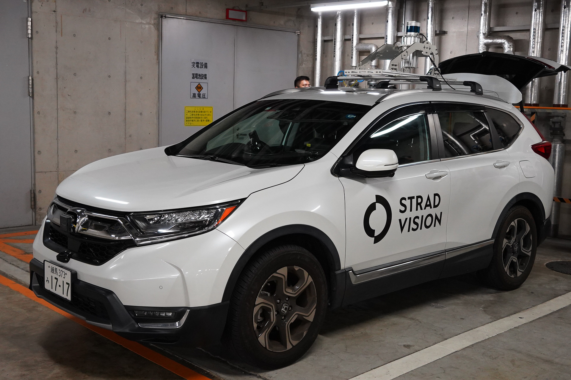 ホンダ「CR-V」に機器をインストールしたデモ車両