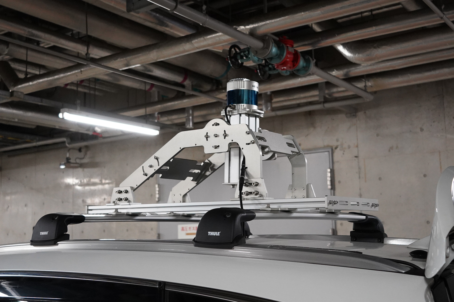 ルーフにつけられたLiDAR、答え合わせのために使われている