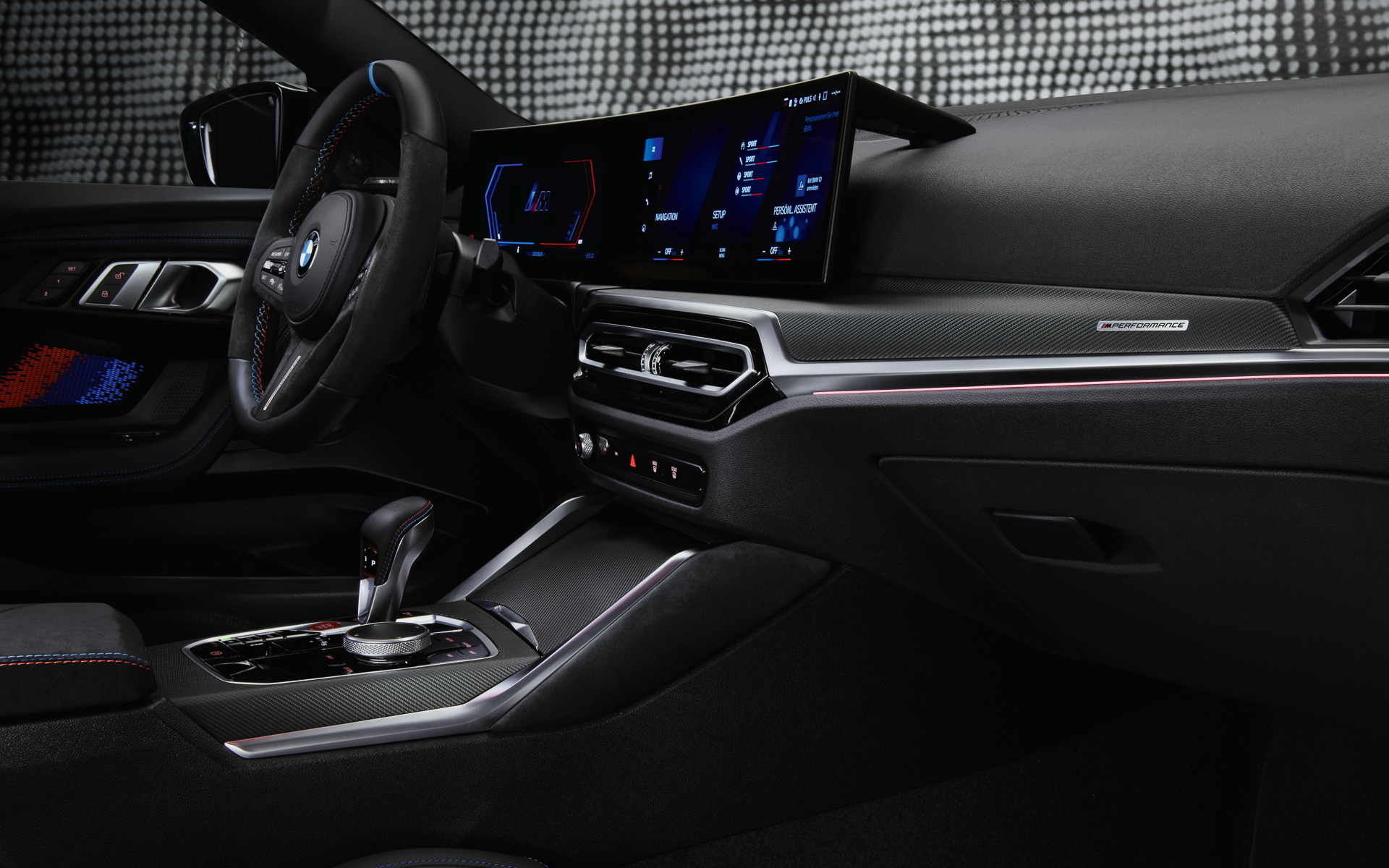 インテリアトリムパネルとニーパッド