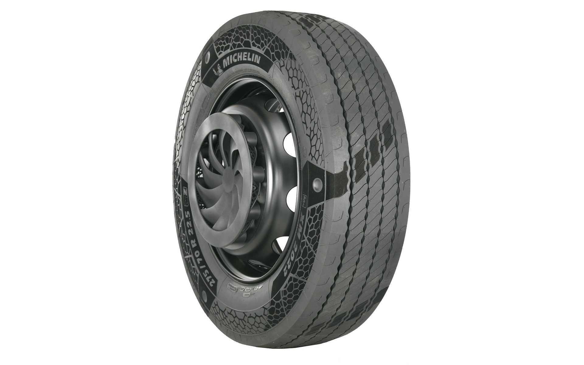 バス用タイヤはサスティナブル素材を58％含有している