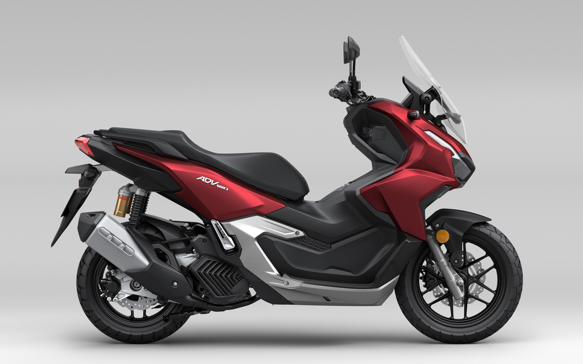 ADV160（マットダリアレッドメタリック）