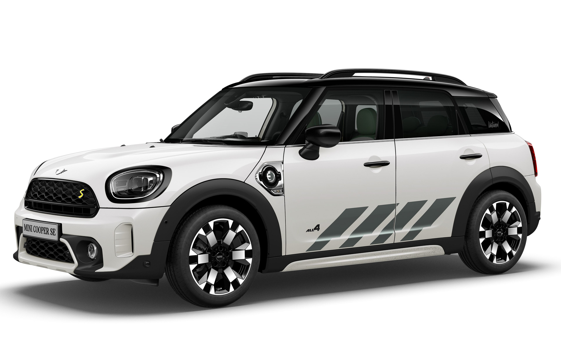 バッテリEVモデルのクーパーSE カントリーマン オール4 アンテイムド・エディション（ナヌークホワイト）