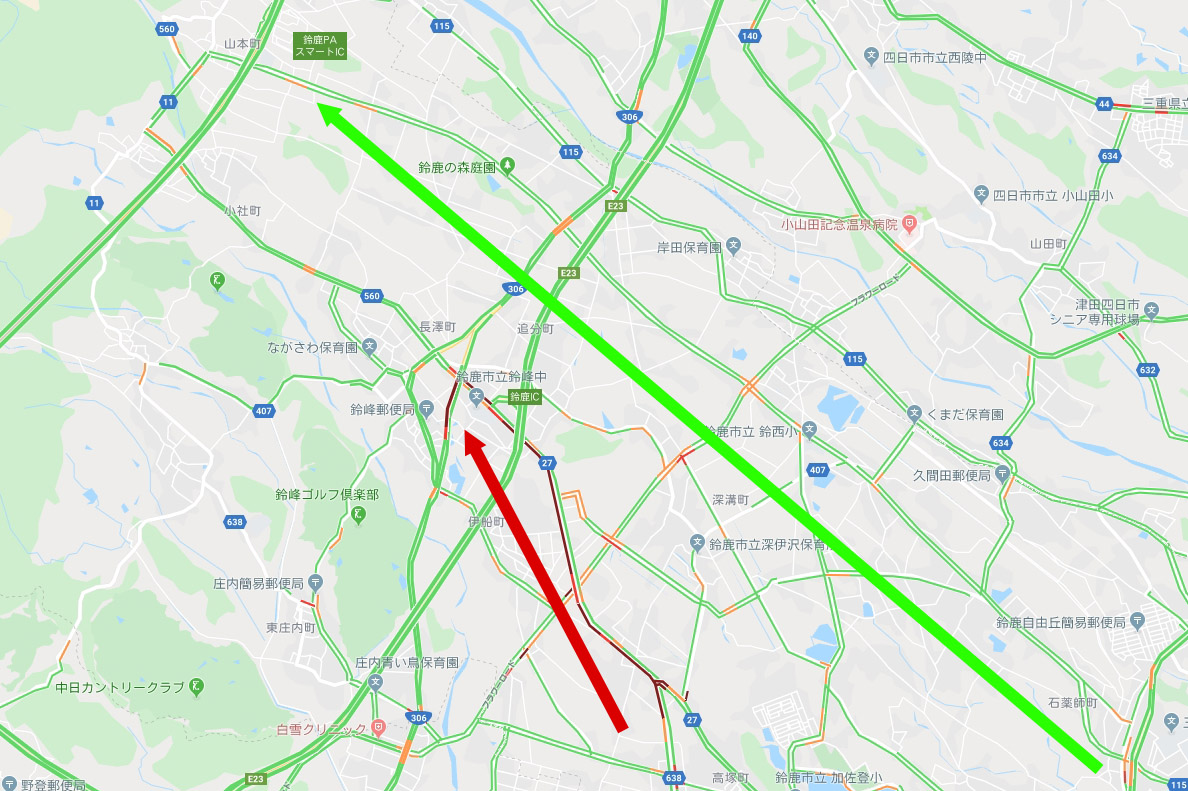2019年のF1終了後の渋滞。鈴鹿IC（赤線）は渋滞しているが、鈴鹿PAスマートIC（緑線）は渋滞していない（Googleマップ）