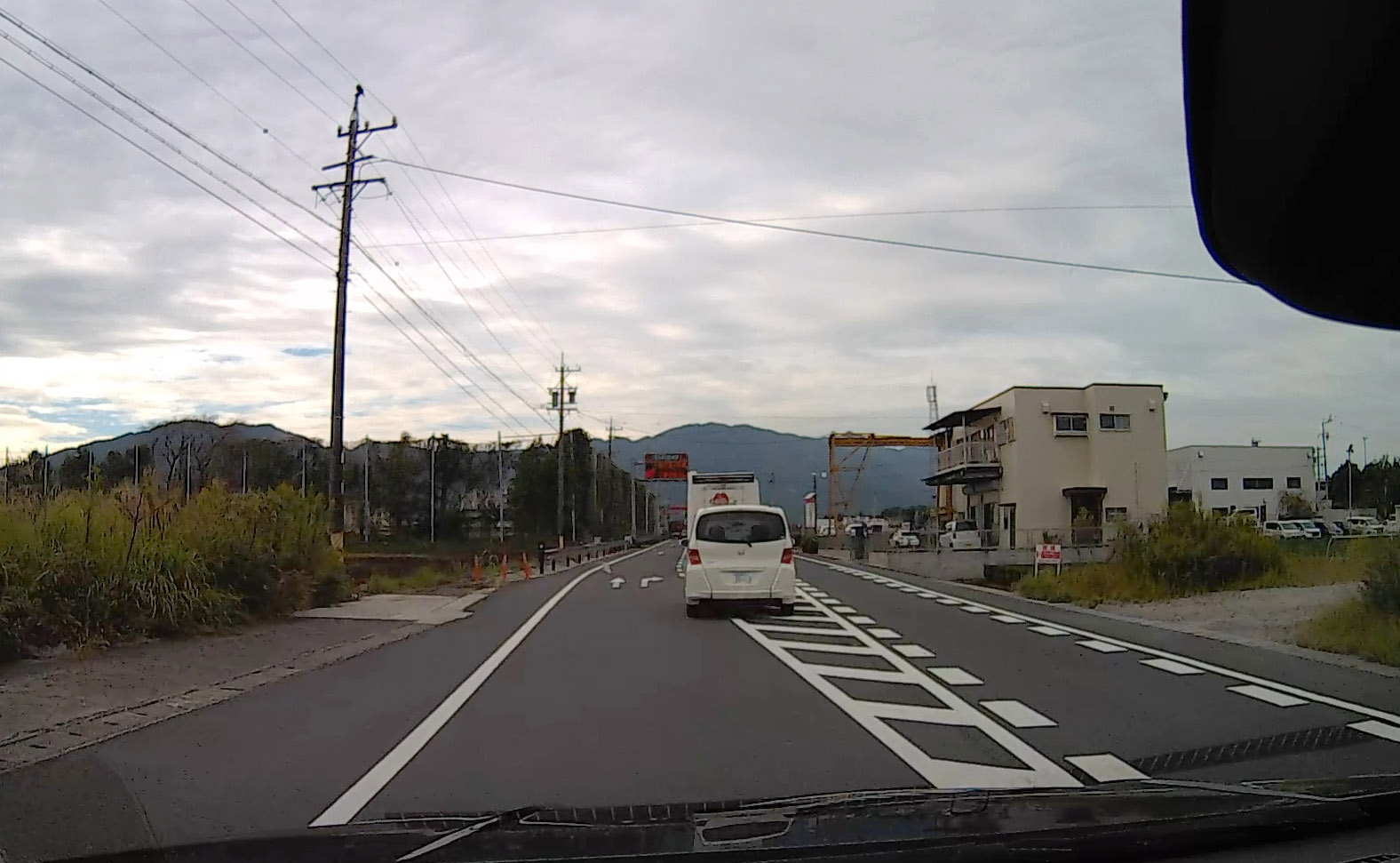 右折車線の手前くらいからプチ渋滞