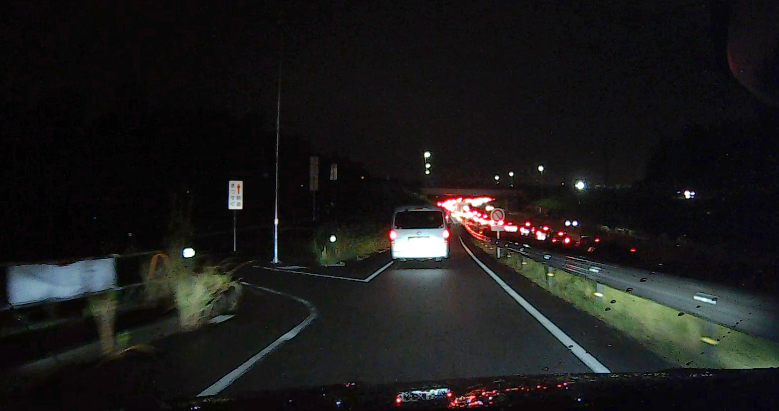 中勢バイパス（四日市方向）は大渋滞。筆者はここで左折