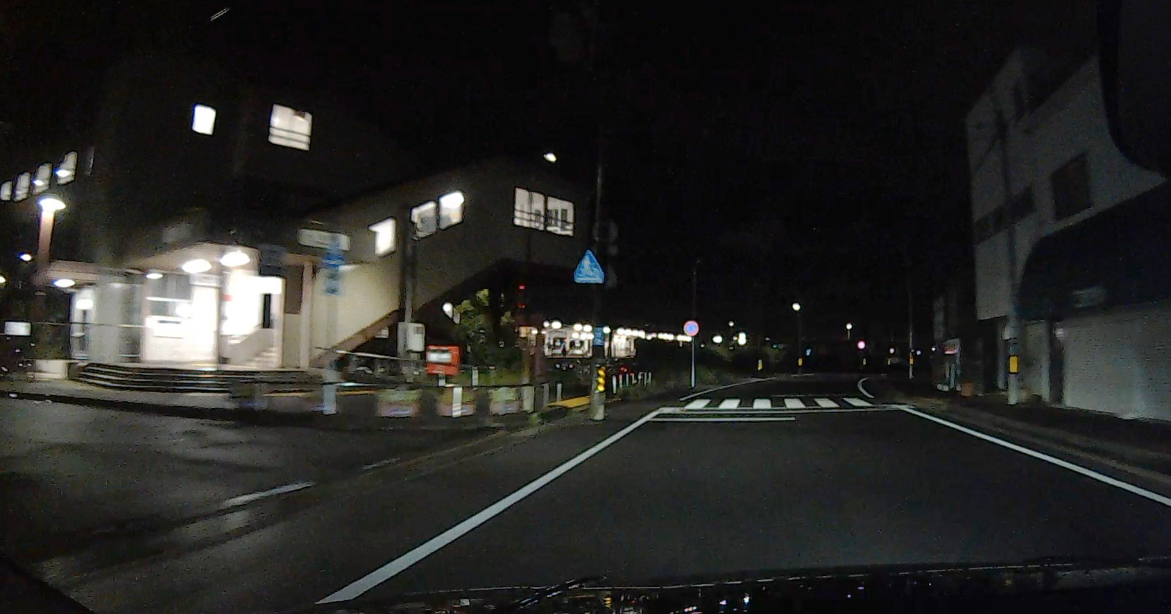 記憶にないくらい久しぶりに塩浜駅前を通過