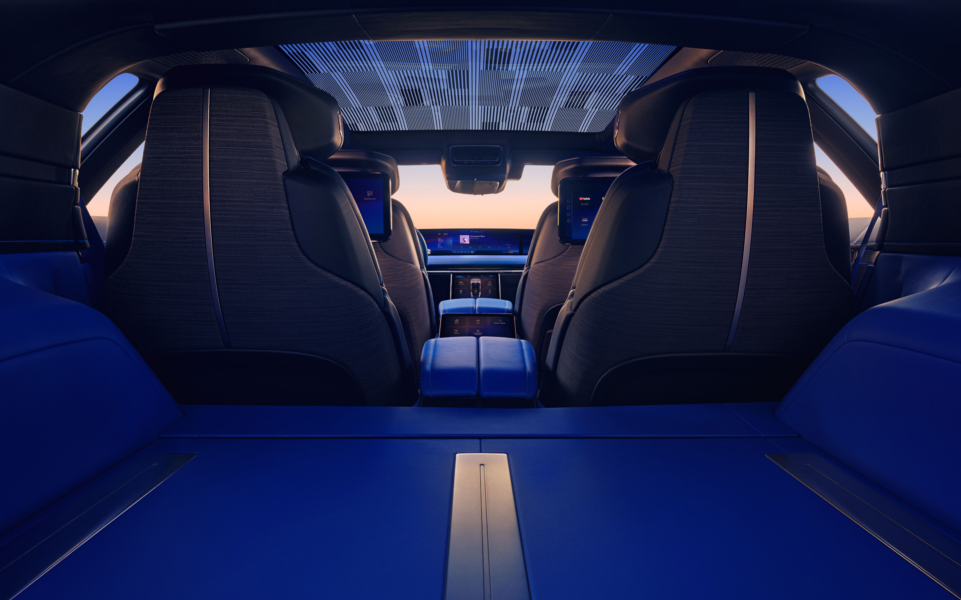 ルーフのガラスは透明度の調整が可能という