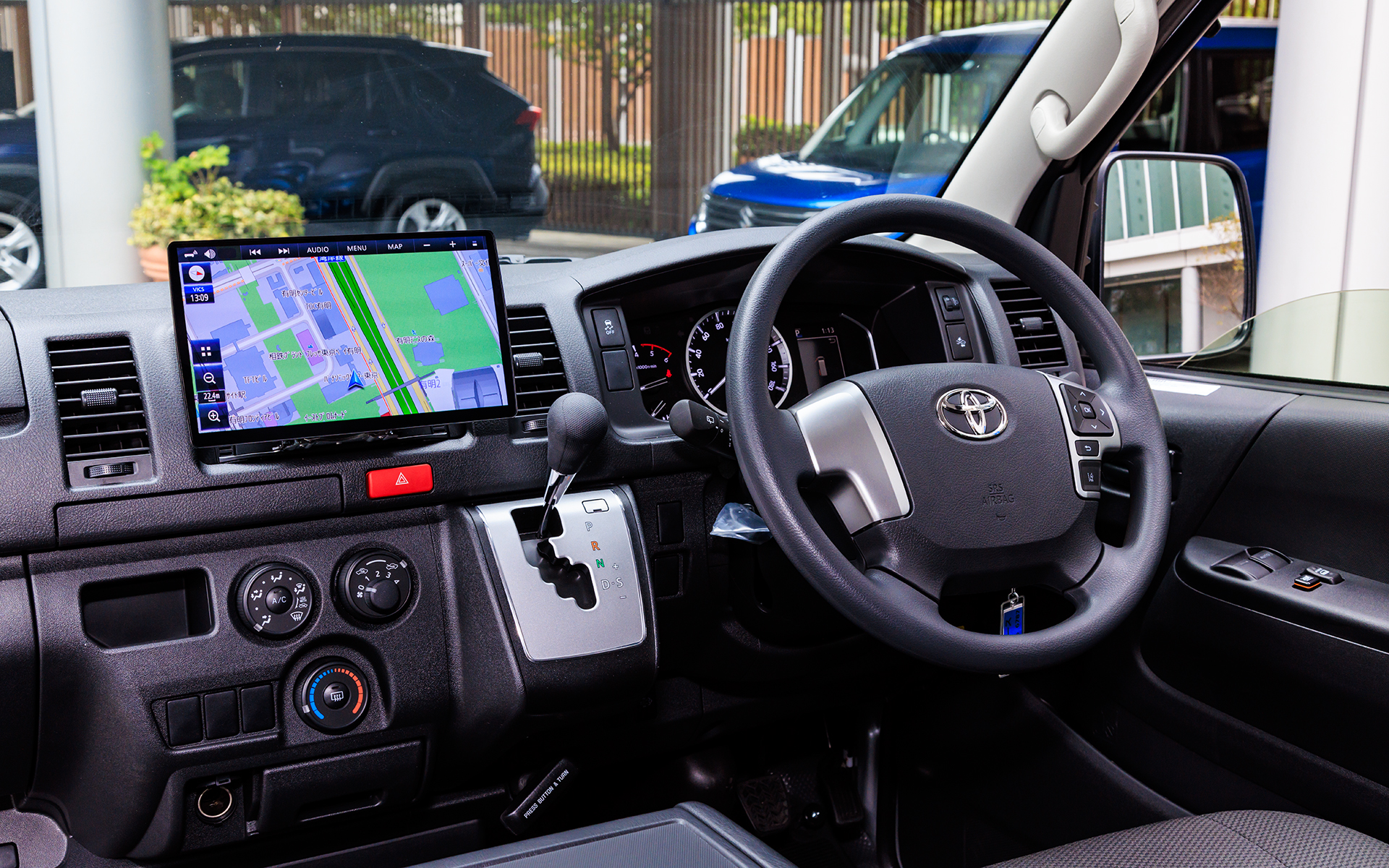 トヨタ「ハイエース」