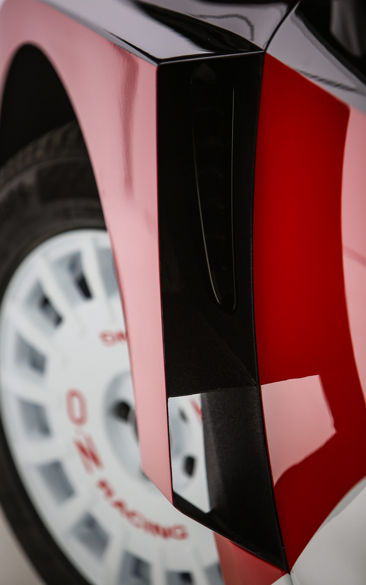 片側3インチ（9cm）のオーバーフェンダー