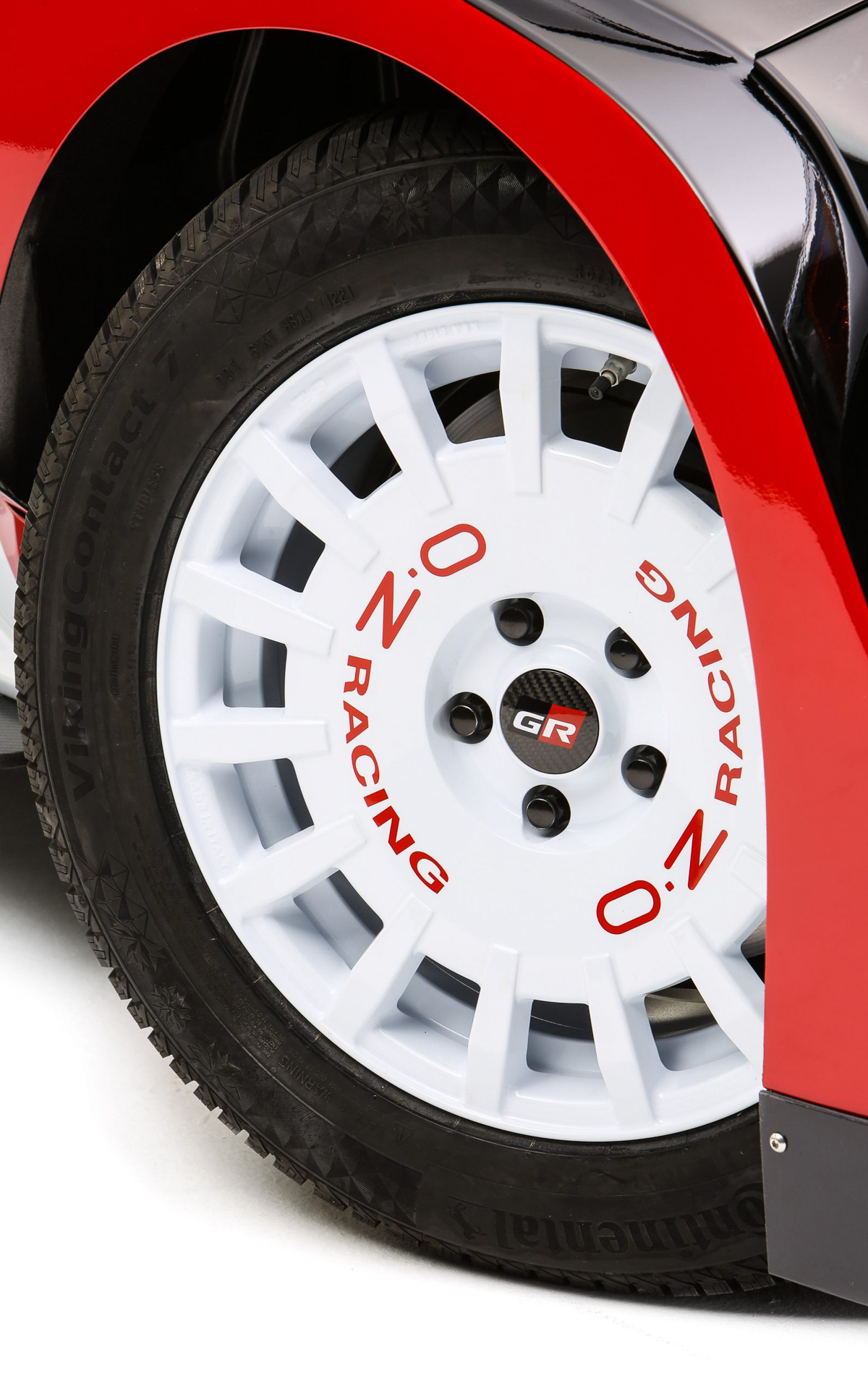 OZレーシングホイールとコンチネンタルタイヤの組み合わせ