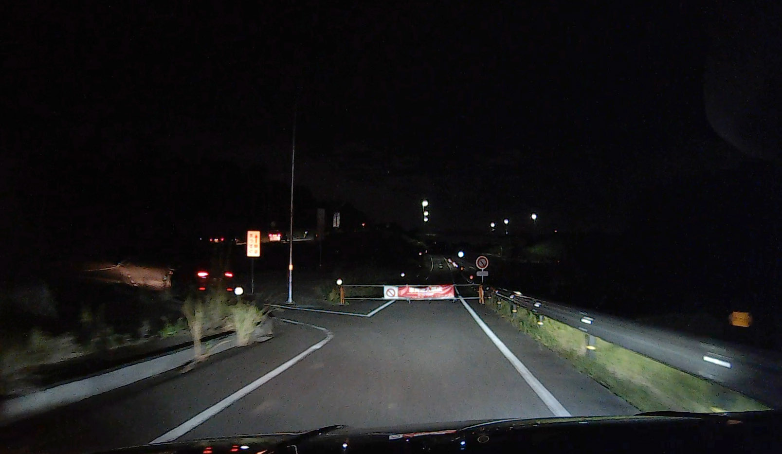 中勢バイパスは本道はバス専用で真っ暗。側道は走行できた