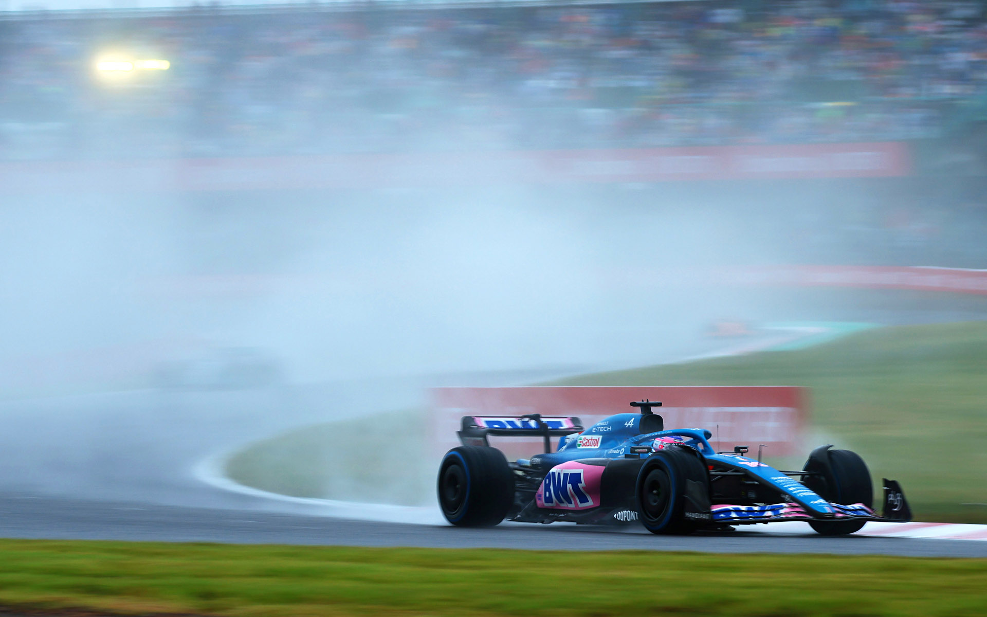 シャッター速度1/80秒、焦点距離106mmで撮影