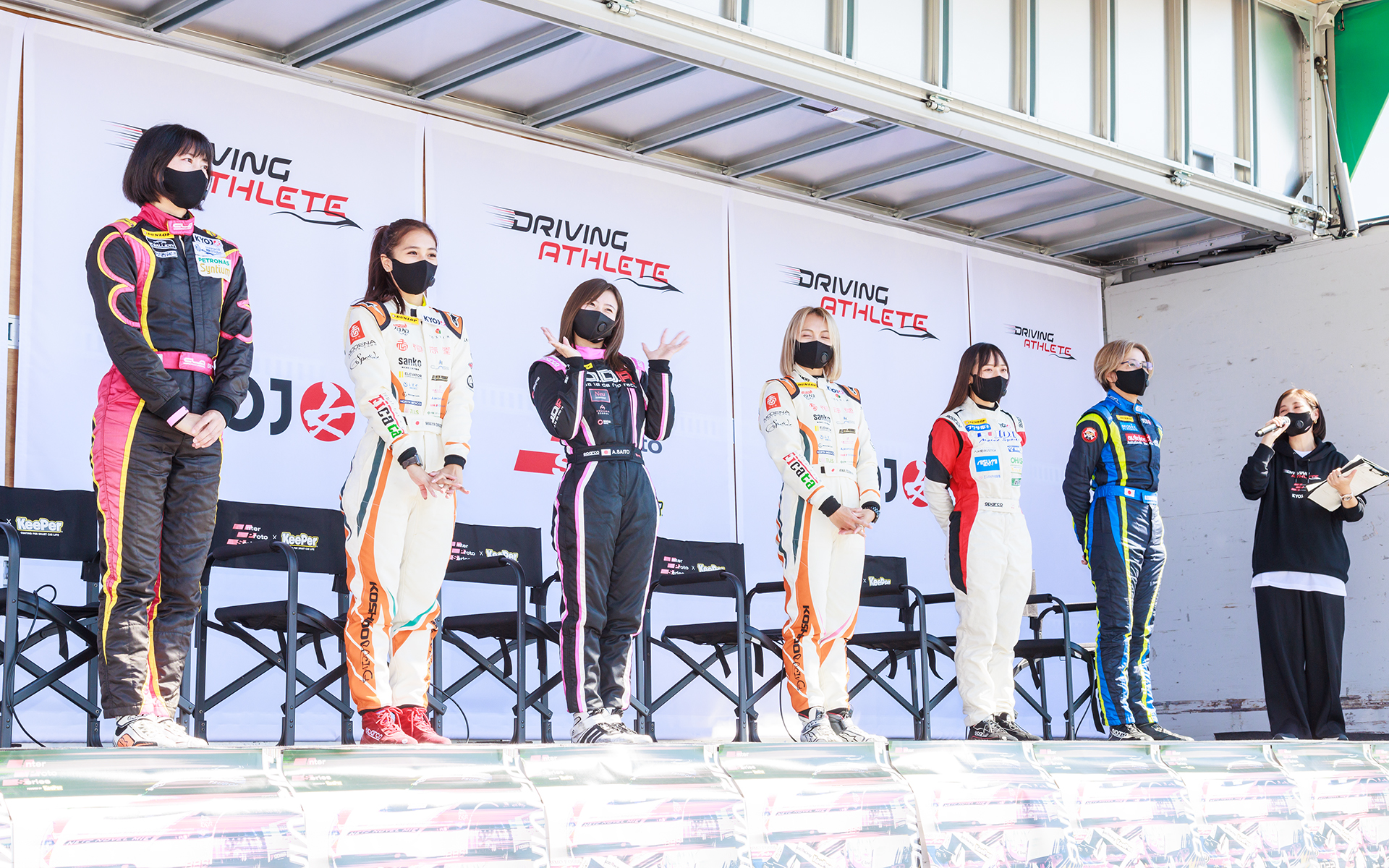 全19人のKYOJOドライバーが交替しながらステージで自己紹介を実施