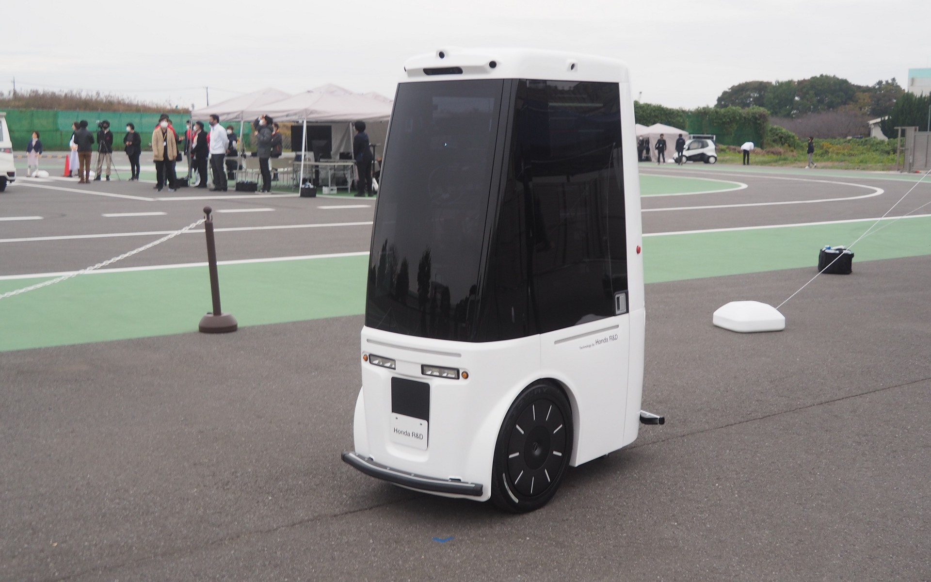 CiKoMaの意図理解・コミュニケーション技術のデモに使われた実機。試作機であり、まだ実際に人が乗ることはできないが、1人乗りを想定している