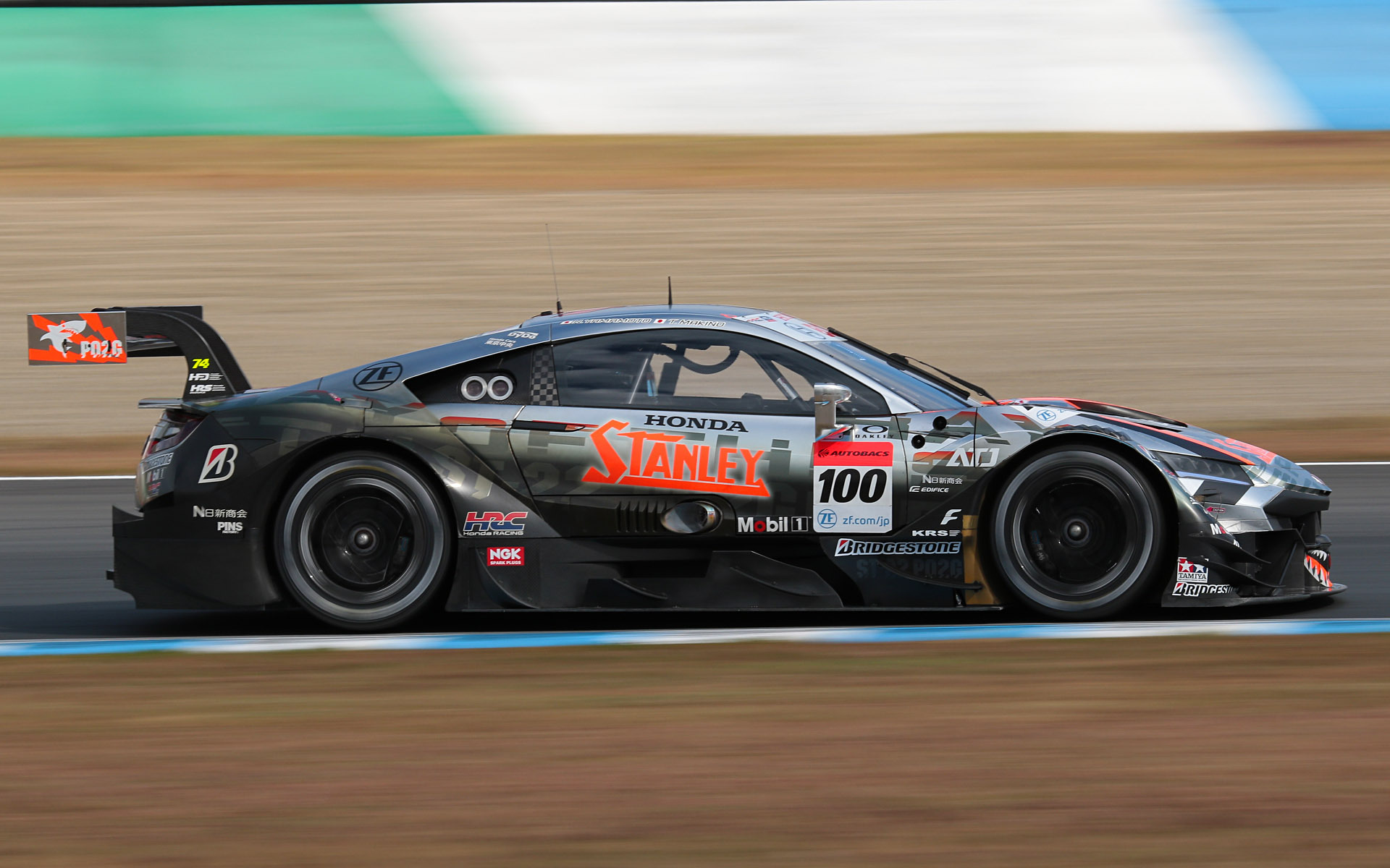 GT500クラス、ポールポジションの100号車STANLEY NSX-GT（山本尚貴/牧野任祐、BS）