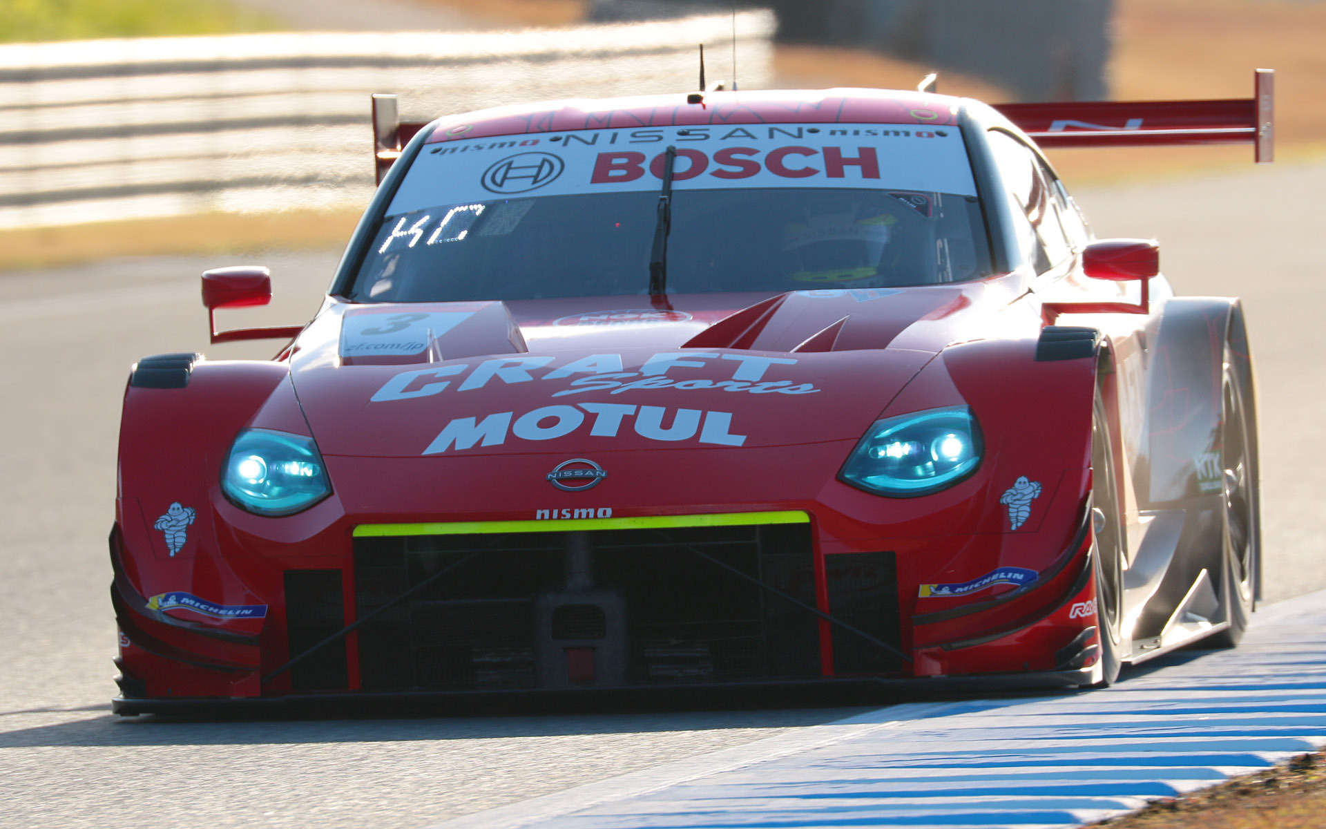 チャンピオンシップをリードする3号車CRAFTSPORTS MOTUL Z（千代勝正/高星明誠、MI）